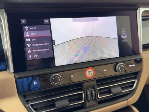 Certified 2026 Porsche Macan AWD/4WD image 21