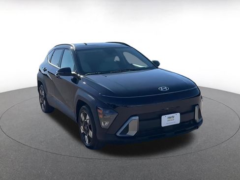 Used 2025 Hyundai Kona SEL image 3