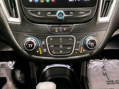 Used 2023 Chevrolet Malibu LT image 16