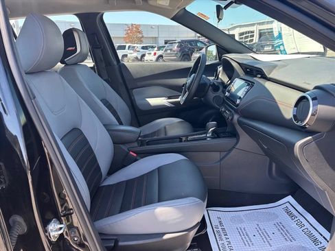 Used 2023 Nissan Kicks SR w/ SR Premium Package FWD image 14