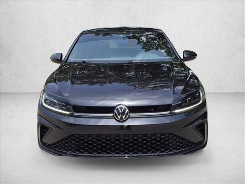Used 2025 Volkswagen Jetta Sport FWD image 2