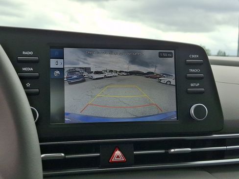 Used 2026 Hyundai Elantra Sport FWD image 17