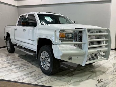 Used 2015 GMC Sierra 2500 Denali w/ Duramax Plus Package image 54