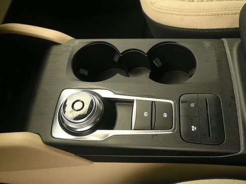 Certified 2020 Ford Escape SE image 14