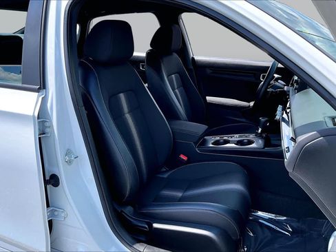 Used 2023 Honda Civic Sport image 9