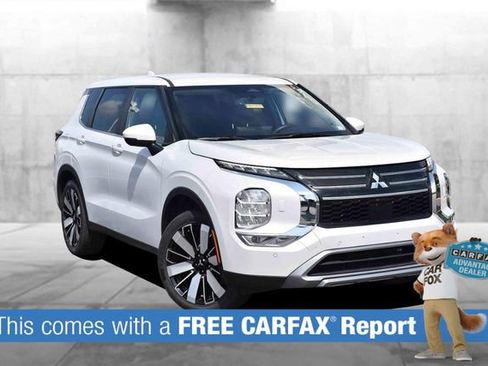 Used 2025 Mitsubishi Outlander SE AWD/4WD image 2