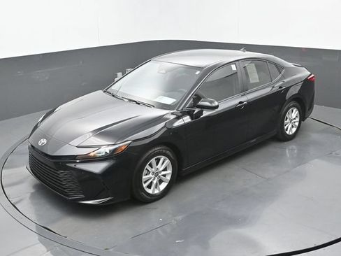Used 2026 Toyota Camry LE FWD image 30