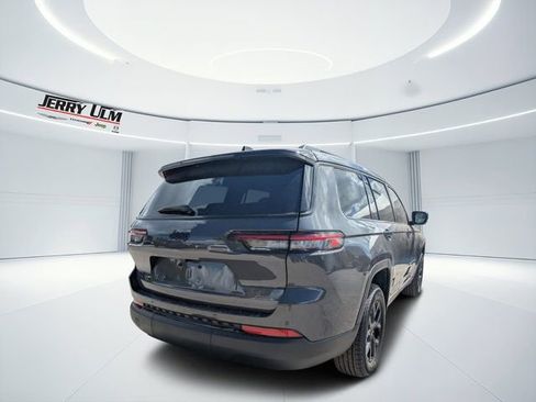 New 2025 Jeep Grand Cherokee L Altitude image 3