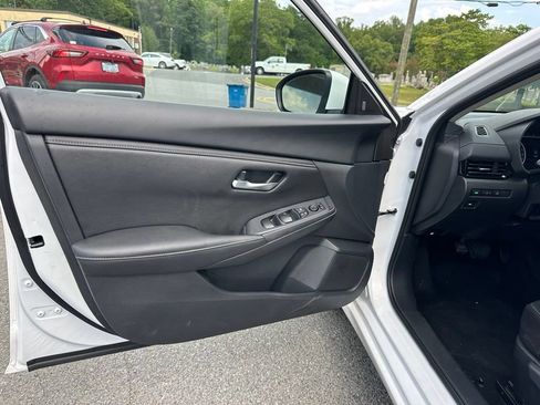 Used 2025 Nissan Sentra SV FWD image 12