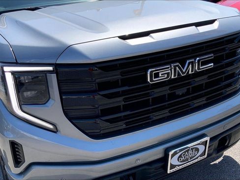 Used 2024 GMC Sierra 1500 Elevation w/ Elevation Premium Package AWD/4WD image 28