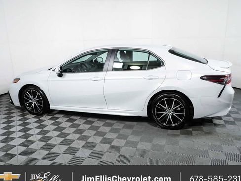 Used 2024 Toyota Camry SE FWD image 27