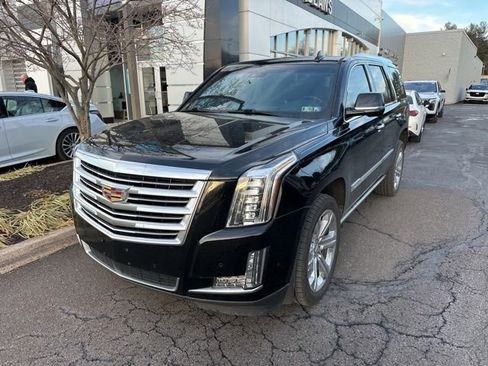 Used 2019 Cadillac Escalade Platinum image 3