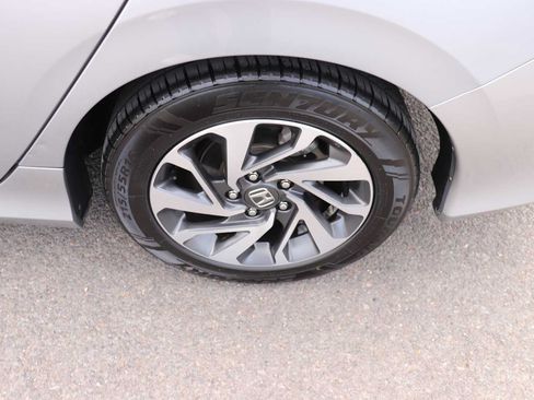 Used 2016 Honda Civic EX image 9