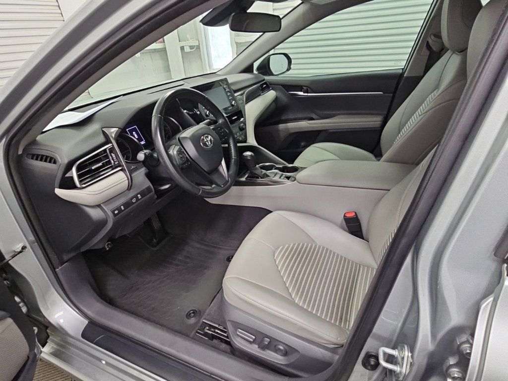 Used 2021 Toyota Camry SE FWD image 11