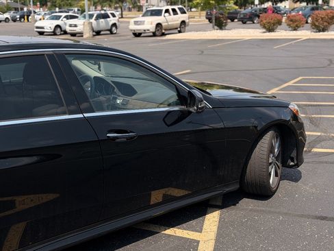 Used 2015 Mercedes-Benz E 350 4MATIC Sedan image 3