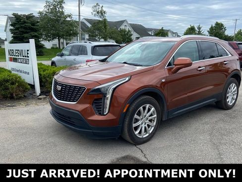 Used 2019 Cadillac XT4 Luxury w/ Cold Weather Package AWD/4WD image 1