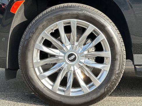 Certified 2022 Cadillac Escalade Sport w/ LPO, ONYX Package image 38