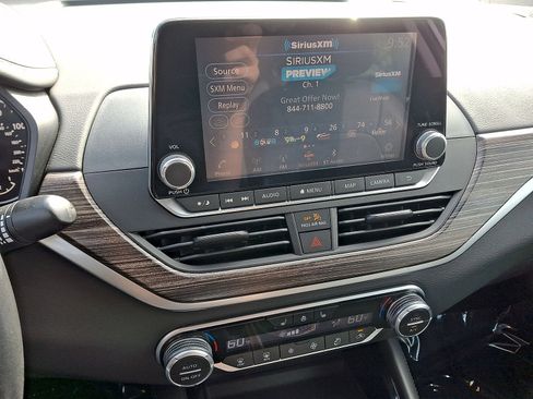 Used 2020 Nissan Altima 2.5 SL AWD/4WD image 14