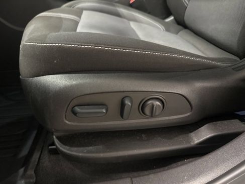 Used 2024 Chevrolet Blazer LT w/ Convenience Package image 8