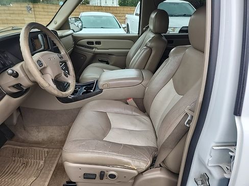 Used 2005 GMC Yukon XL Denali image 10