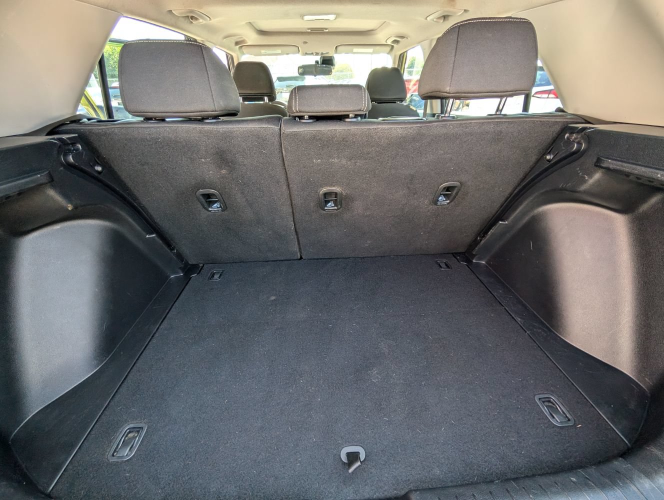 Used 2024 Hyundai Venue SEL FWD image 19