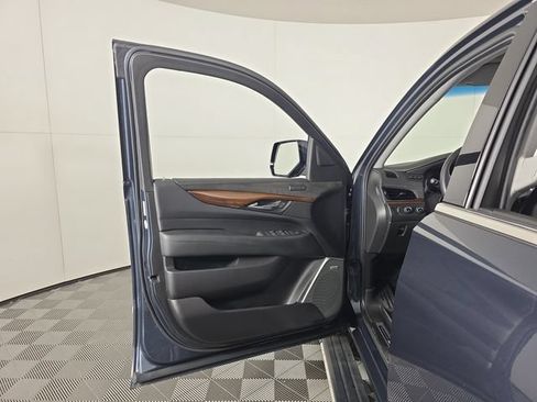 Used 2019 Cadillac Escalade Premium Luxury AWD/4WD image 23