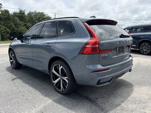 Certified 2023 Volvo XC60 B5 Ultimate w/ Climate Package FWD image 3