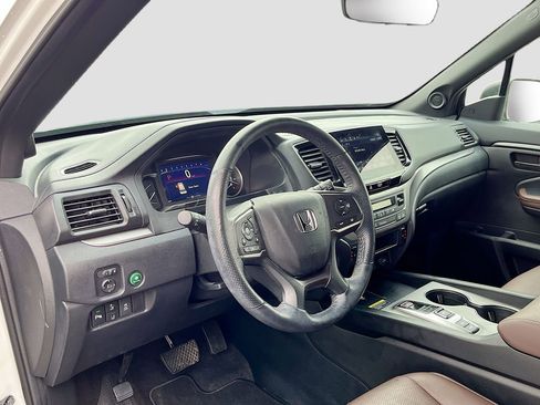 Used 2024 Honda Passport EX-L image 9