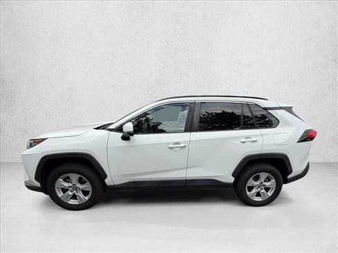 Used 2019 Toyota RAV4 XLE w/ Carpet Mat Package AWD/4WD image 2