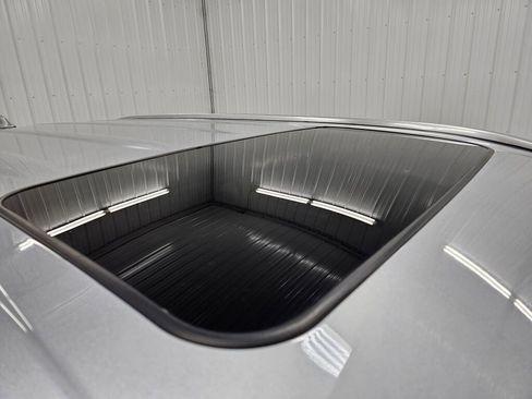 Used 2021 Toyota Highlander Limited image 12