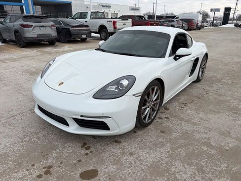 Used 2018 Porsche 718 Cayman S image 3