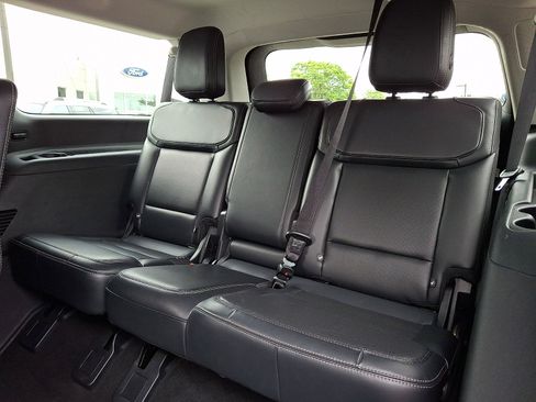 Certified 2025 Ford Expedition Max Platinum AWD/4WD image 14