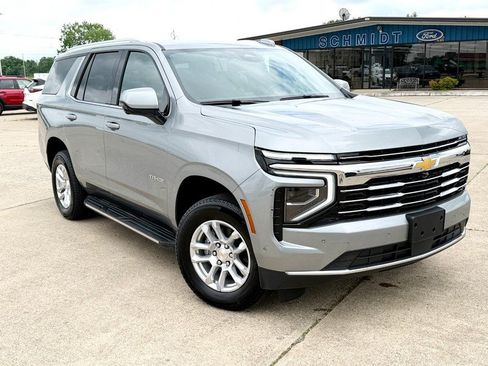 Used 2025 Chevrolet Tahoe LT AWD/4WD image 2
