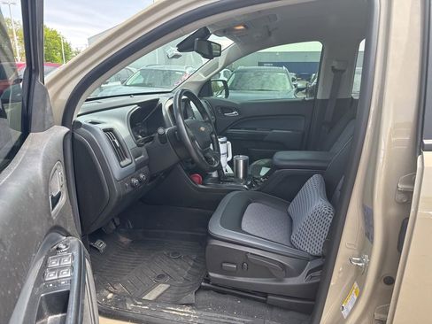 Used 2021 Chevrolet Colorado Z71 w/ Safety Package AWD/4WD image 9