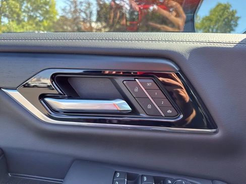 New 2025 GMC Yukon XL Denali w/ Sun & Power Step Package image 23