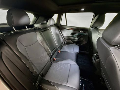 Certified 2025 Volkswagen Tiguan SE R-Line AWD/4WD image 23