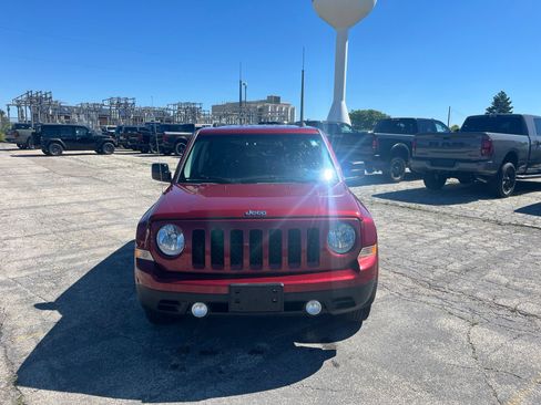 Used 2015 Jeep Patriot Sport FWD image 2