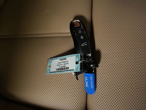 New 2026 Porsche Macan image 27