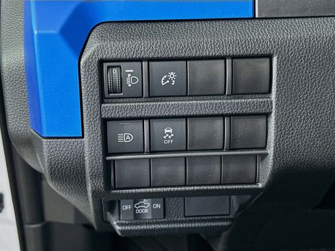 Used 2025 Toyota Tacoma TRD Off-Road AWD/4WD image 16