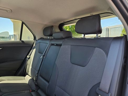 Certified 2024 Kia Niro Wind w/ Wind Preserve Package FWD image 17