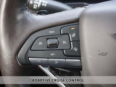 Used 2022 Cadillac Escalade Premium Luxury image 6