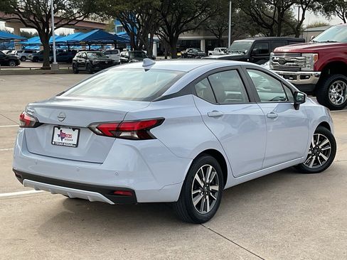 Used 2025 Nissan Versa SV image 5