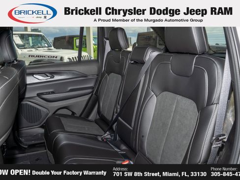 New 2025 Jeep Grand Cherokee Altitude image 17