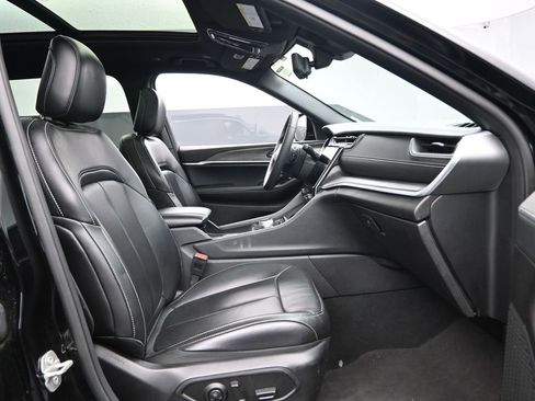 Used 2024 Jeep Grand Cherokee L Limited w/ Luxury Tech Group II image 37