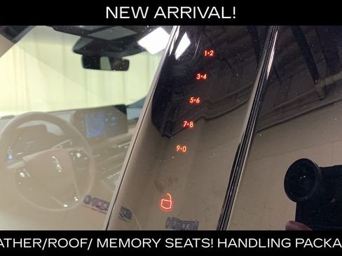 Used 2025 Lincoln Aviator Reserve w/ Equipment Group 201A AWD/4WD image 31