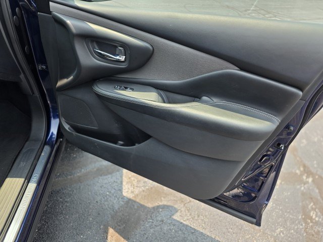 Used 2023 Nissan Murano SV AWD/4WD image 14