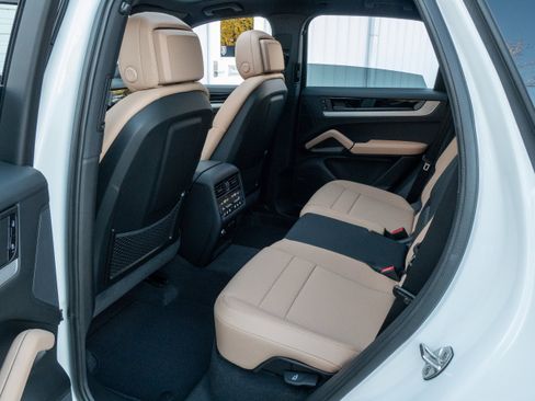 New 2026 Porsche Cayenne AWD/4WD image 33