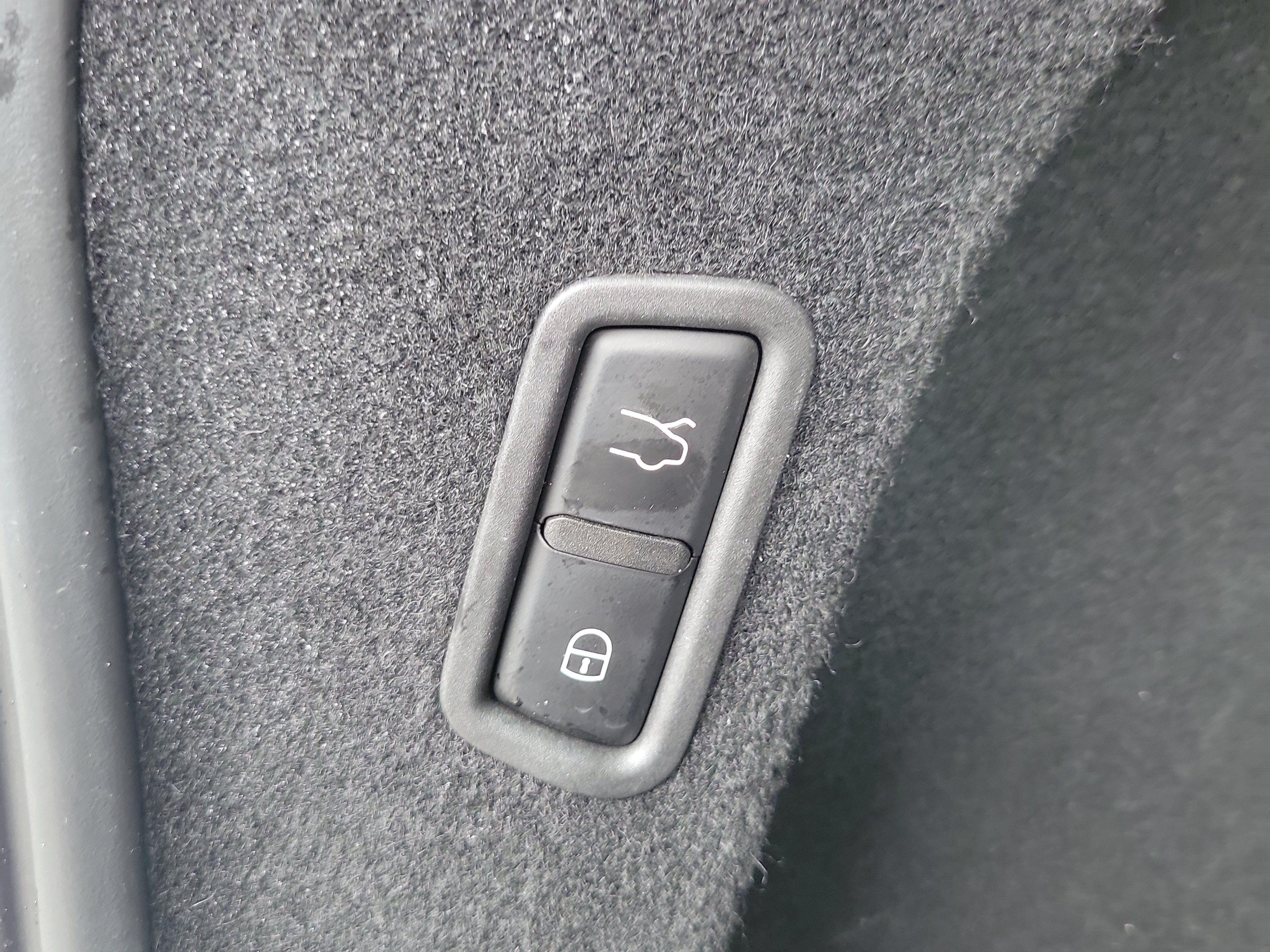 Used 2023 Maserati Levante GT AWD/4WD image 19