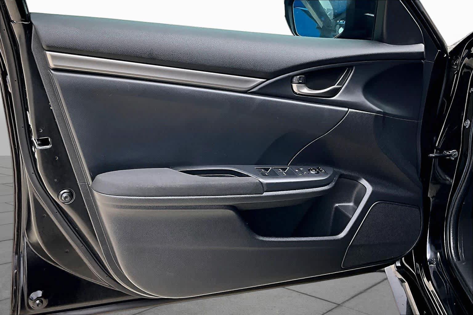Used 2018 Honda Civic Sport image 21