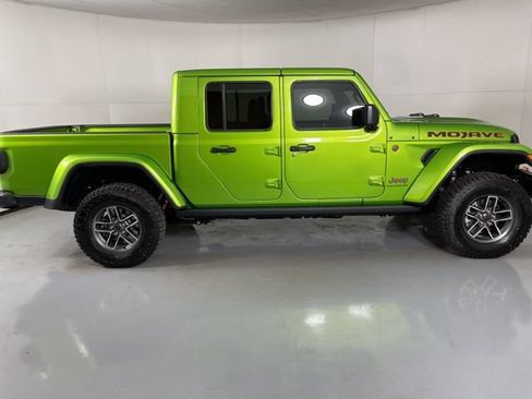 New 2025 Jeep Gladiator Mojave w/ Technology Group AWD/4WD image 9